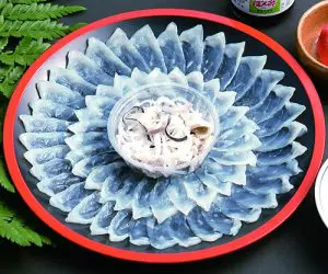 Sashimi de fugu emplatado