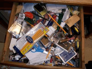Automatización de Git con Python por @ycumberbirch 1 Desk-Drawer-Before_opt_Automatización de Git con Python