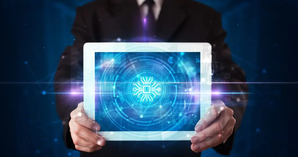 ¿Qué son los metadatos? 2 computador con datos