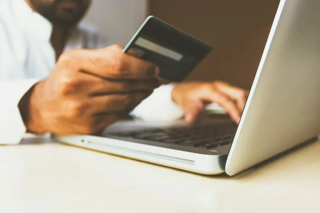 ¿Cómo integrar IA en una página web? 2 mejorar ventas con ia