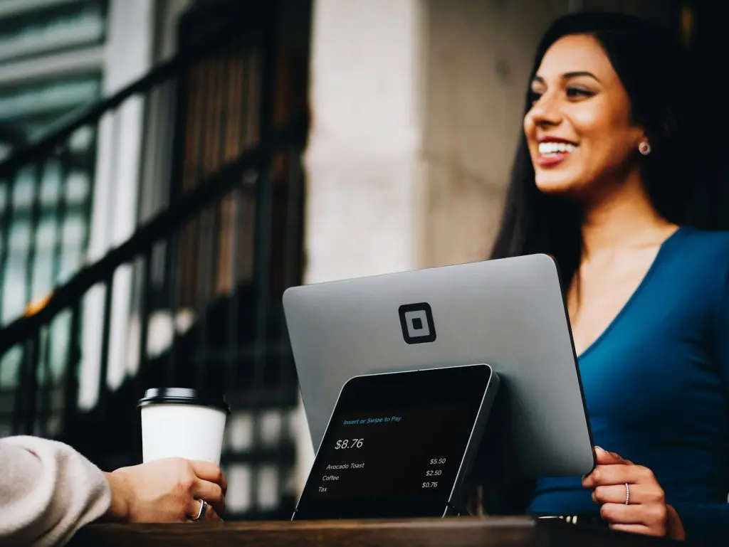 Futuro profesional de la atención al cliente: de resolver incidencias a diseñar experiencias digitales 1 atención al cliente