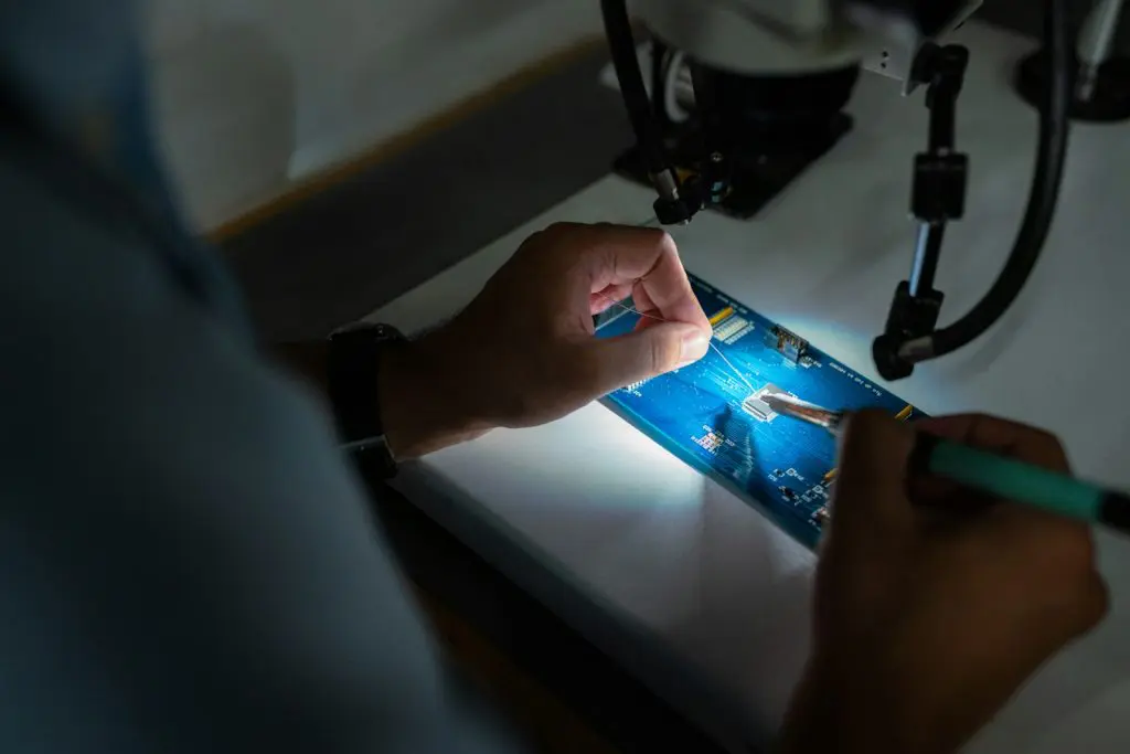 ¿Qué estudiar después de Ingeniería Electrónica?: Las 6 especializaciones con más futuro profesional 1 qué estudiar después de ingeniería electrónica