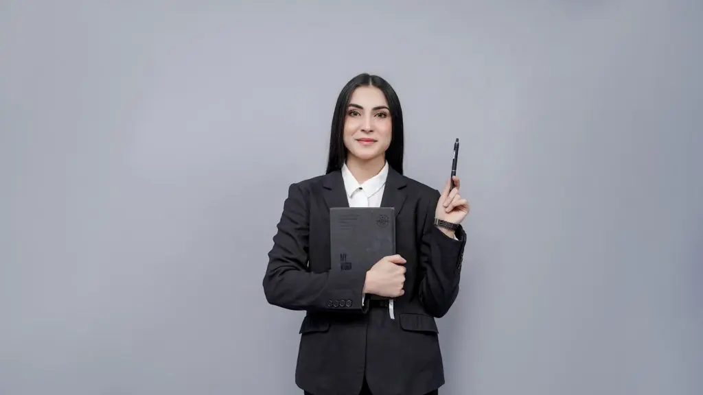 Futuro profesional de los asistentes administrativos: del escritorio a la tecnología 1 futuro profesional de los asistentes administrativos