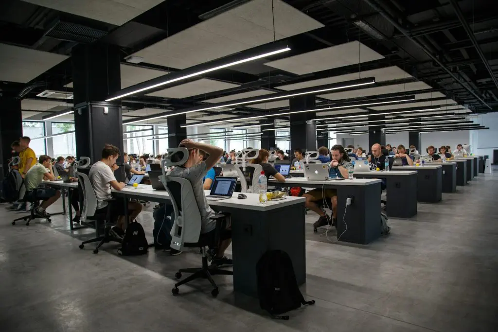 Formación en IA para empleados: Guía completa con estrategias y recursos 1 formación en IA para empleados