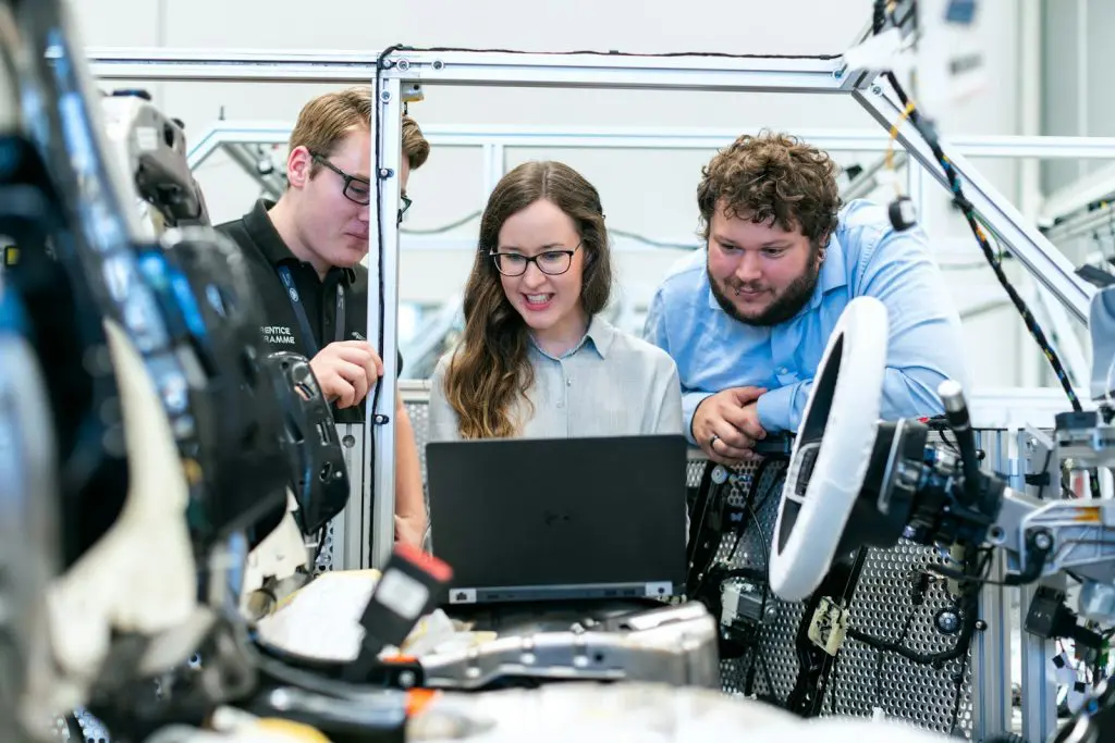 Materiales avanzados e inteligencia artificial: Diseñar la materia desde el código 1 materiales avanzados con IA