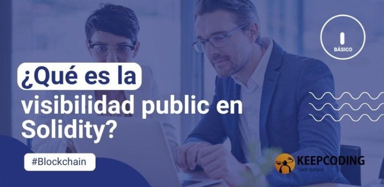 ¿Qué es la visibilidad public en Solidity?