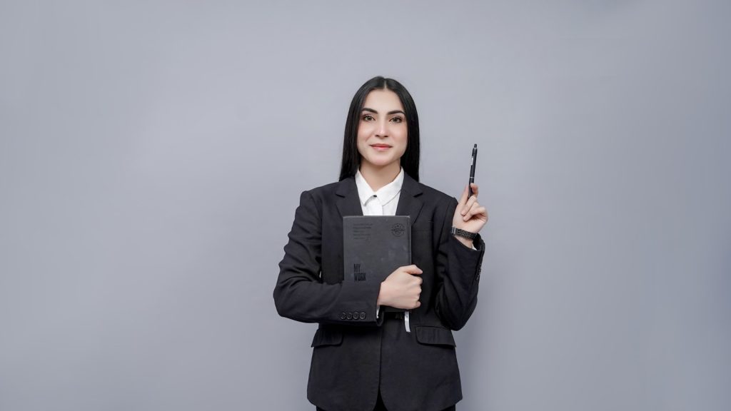 Futuro profesional de los asistentes administrativos: del escritorio a la tecnología 1 futuro profesional de los asistentes administrativos