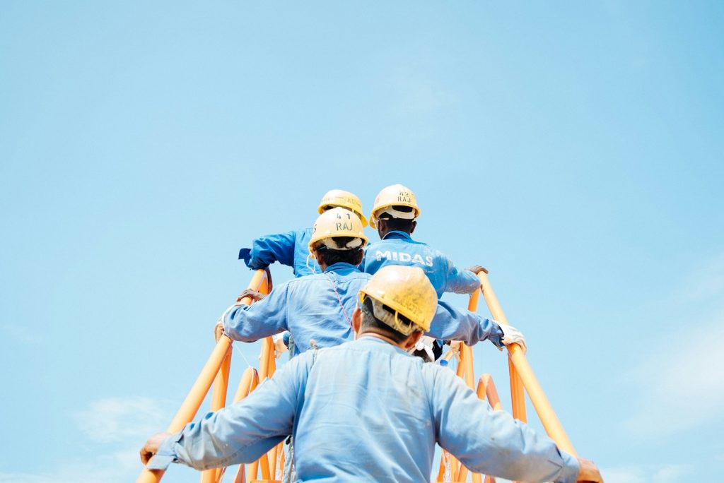 Futuro profesional de los operarios: del trabajo manual a la automatización inteligente 1 operarios
