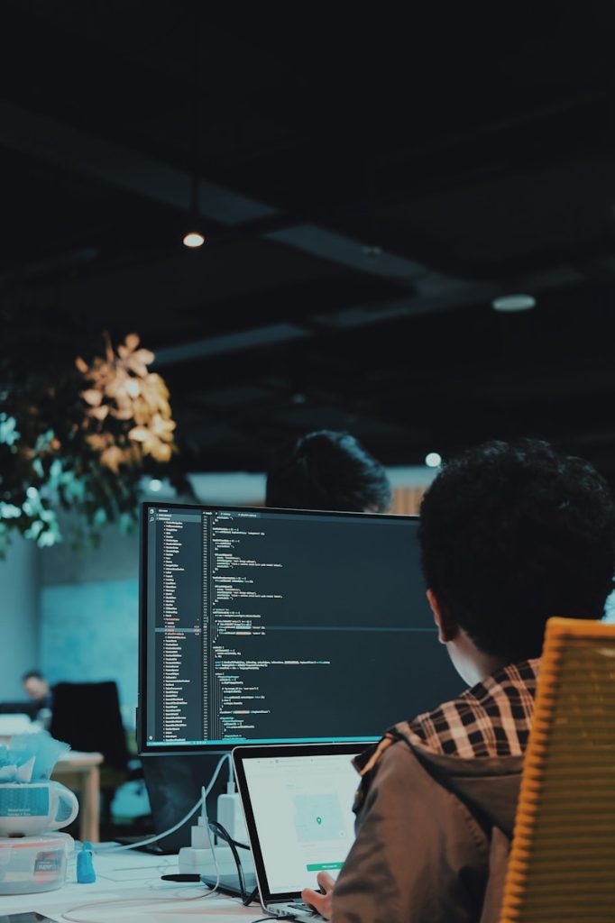 Inicia tu carrera de programador con un bootcamp: la ruta más efectiva para transformar tu futuro 1 Inicia tu carrera de programador
